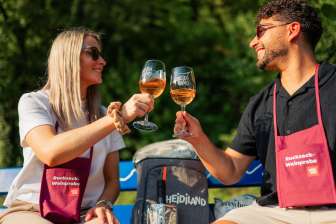 Dégustation de vins au bord du lac © Heidiland Tourismus / Kevin Wildhaber