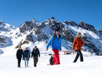 Neige, montagne, sortie en famille