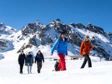 Neige, montagne, sortie en famille