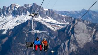 Neige, montagne, sortie en famille