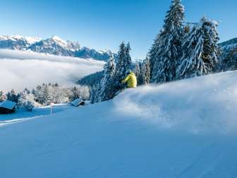 Pizol, hiver, neige, ciel bleu, mer de brouillard, remontées mécaniques de Pizol, ambiance matinale, ski, piste