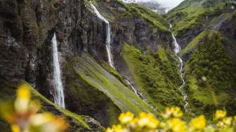 Chutes d'eau de Batöni dans la vallée de Weisstannen