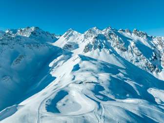 Pizol, hiver, neige, ciel bleu, remontées mécaniques de Pizol, ambiance matinale, ski, piste