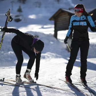 Cours de ski de fond dans la vallée de Tamina © Gian Ehrenzeller