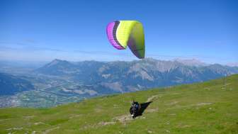 Parapente en tandem dans le Heidiland Parapente en tandem dans le Heidiland