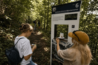 Panneaux d'information le long du parcours © Heidiland Tourismus AG