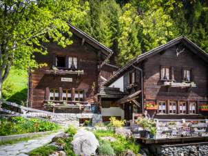 Village Walser de Saint-Martin dans la vallée de Calfeisen