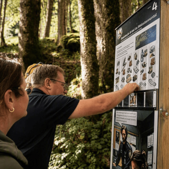 Panneaux d'information le long du parcours © Heidiland Tourismus AG