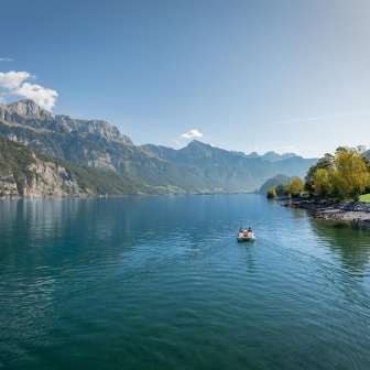 Faire du pédalo sur le lac de Walenstadt © INTERSPORT Network Flumserberg