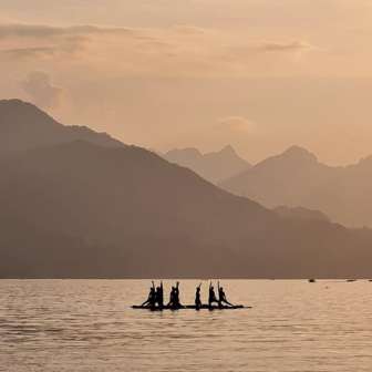 Yoga au bord du lac de Walenstadt © Bergbahnen Flumserberg