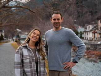 Jennifer Meisser et Manuel Rothmund se trouvent au bord de la Tamina
