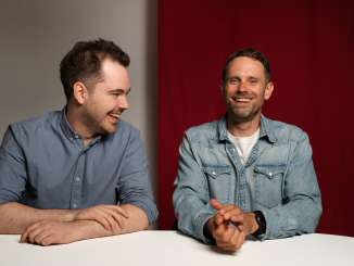 Fabio Nay et Manuel Rothmund sont assis côte à côte et rient