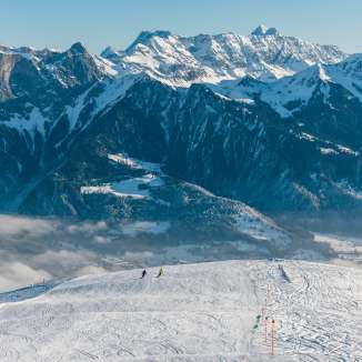 Pizol, hiver, neige, ciel bleu, mer de brouillard, remontées mécaniques de Pizol, ambiance matinale, ski, piste